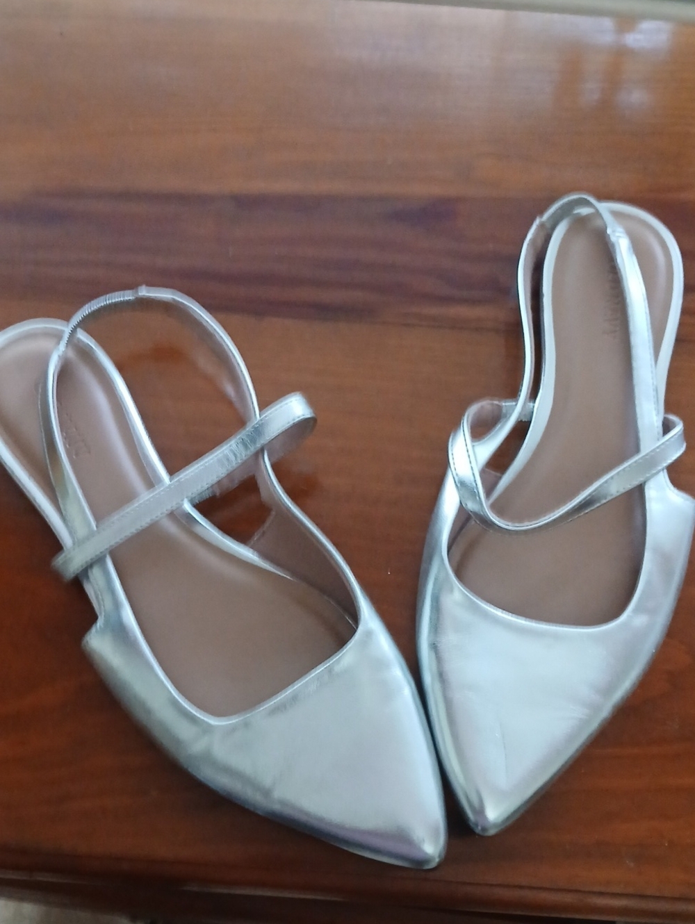 Womens Size 8 Old Navy Silver Slingback Flats